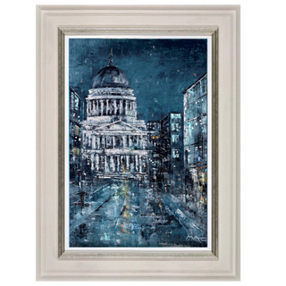 Strolling around St Pauls London